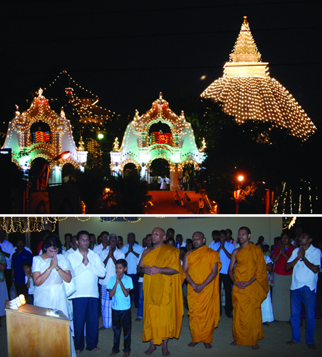 Swadeshi Khomba enlightens Aloka Pooja of Kelaniya Raja Maha Viharaya for the 12th consecutive year